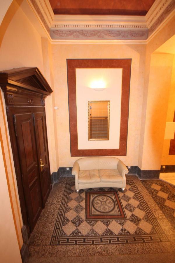 Apartment Hálkova 5 Praga Esterno foto