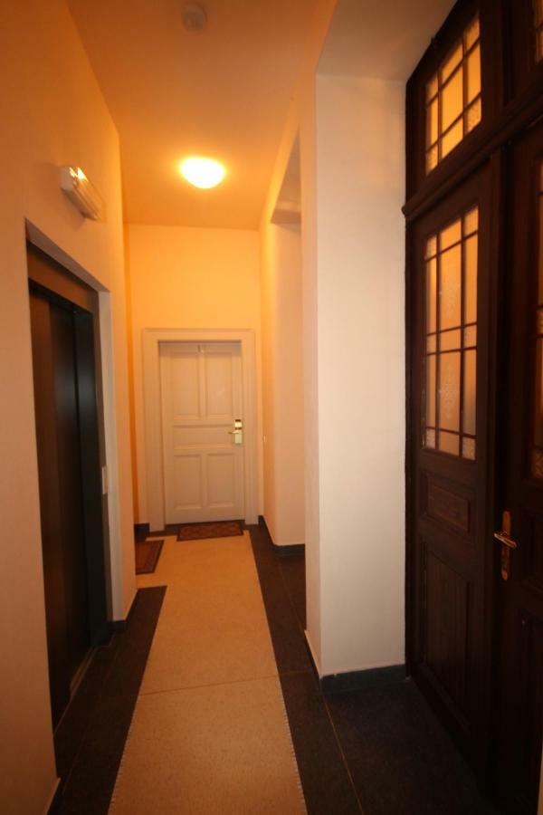 Apartment Hálkova 5 Praga Esterno foto
