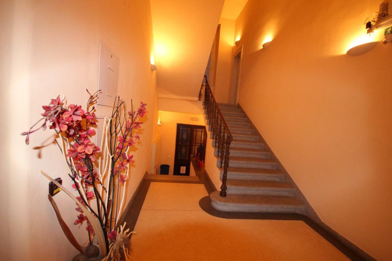 Apartment Hálkova 5 Praga Esterno foto