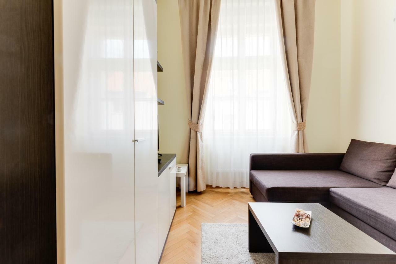 Apartment Hálkova 5 Praga Esterno foto